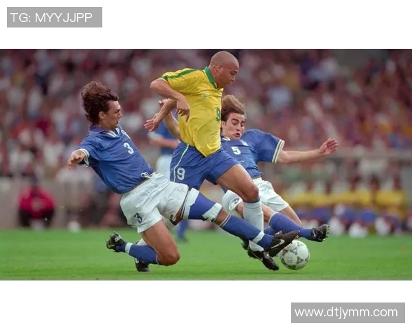 老足球明星重聚精彩瞬间回顾经典时刻的照片合集