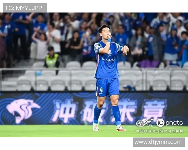 足球明星蒋圣龙的成长历程与职业生涯全解析