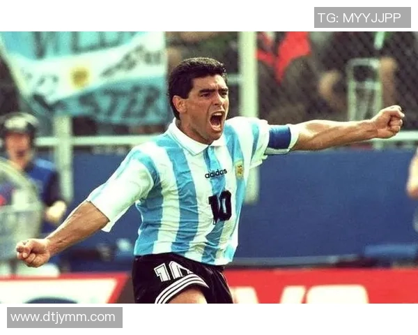 足球传奇马拉多纳经典瞬间回顾及精彩照片全集分享